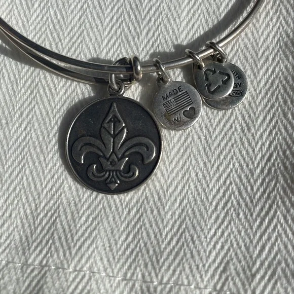 Flur de Lis Alex and Ani Bracelet - Picture 2 of 2